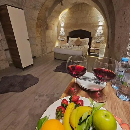 Novela In Stone House Hotel