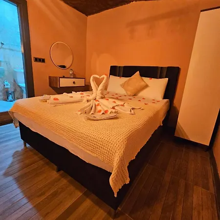 Hotel Novela In Stone House